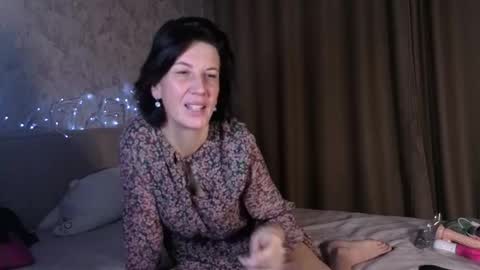 lia_reyn online show from 11/16/25, 02:28