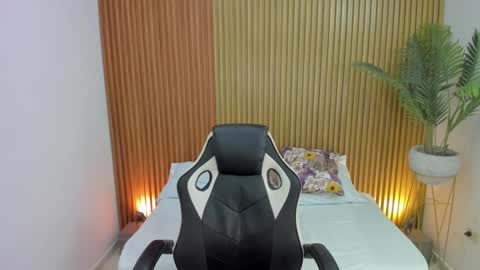 Lia  online show from 02/23/25, 05:23