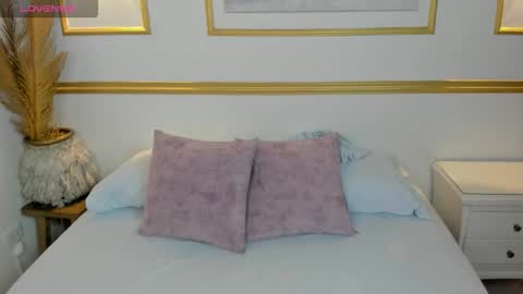 Lia  online show from 10/26/25, 02:17