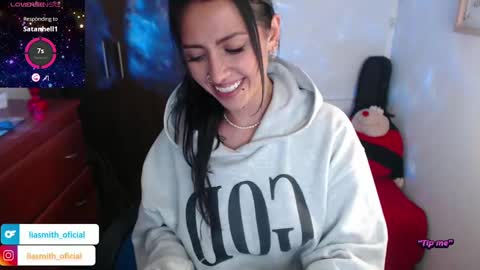 Snapshot of lia_smith87 chatting on 02/28/25, 06:54 Laura online show from 02/28/25, 06:54