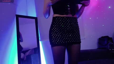 Snapshot of lia_tinez chatting on 09/27/25, 11:32 Lia online show from 09/27/25, 11:32