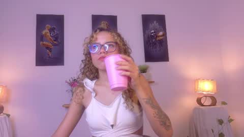 Snapshot of lia_valmont_18 chatting on 06/13/26, 07:12 Juliana online show from 06/13/26, 07:12