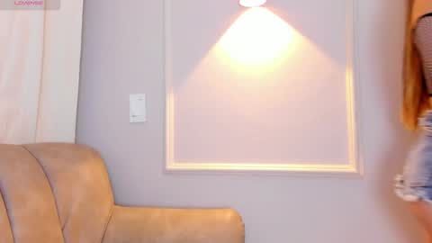 Snapshot of lia_walton__ chatting on 01/30/25, 11:55 liz walton online show from 01/30/25, 11:55