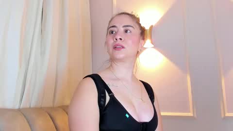 Snapshot of lia_walton__ chatting on 11/05/25, 04:40 liz walton online show from 11/05/25, 04:40