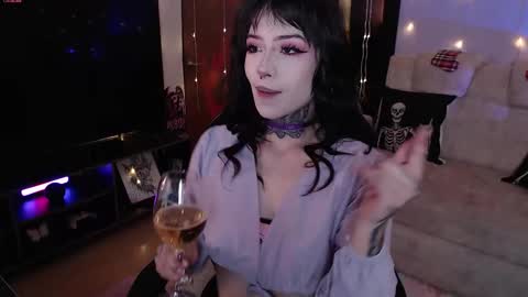 Liaa  online show from 12/16/25, 02:38