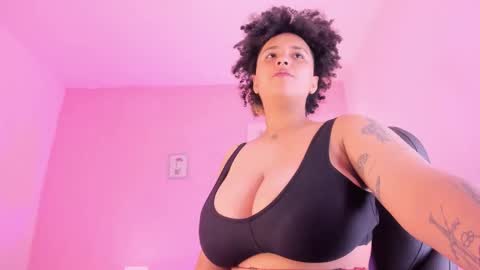 liaa moretzz online show from 10/11/25, 07:51