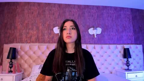 liaa turner  online show from 09/21/25, 09:16