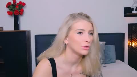 Snapshot of liabeninix chatting on 02/24/26, 01:31 Lia online show from 02/24/26, 01:31