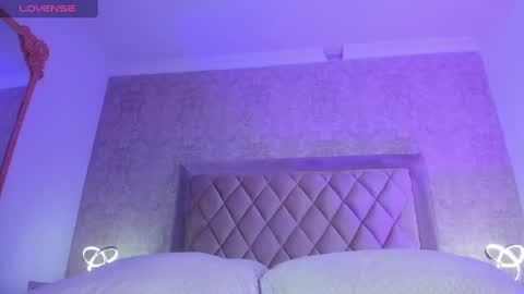 Lia online show from 12/30/24, 10:23