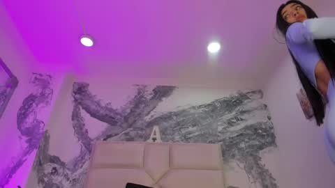 Lia online show from 01/12/25, 06:17