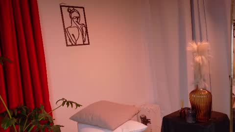 Snapshot of liafox_b chatting on 06/27/26, 03:44 LiaFox b online show from 06/27/26, 03:44