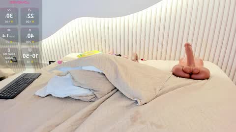 liaguzman online show from 04/10/26, 03:56