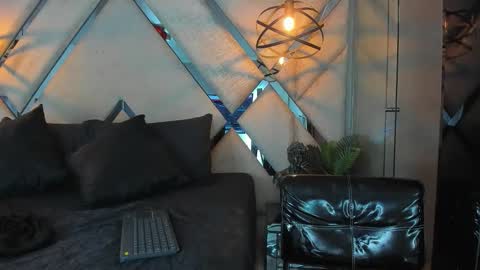 ---Liah--- online show from 02/25/26, 09:35