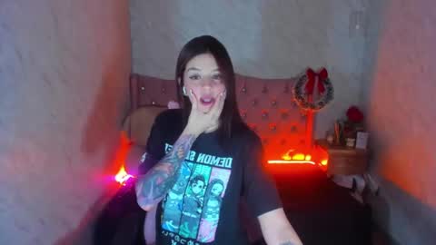  Lia  online show from 12/31/24, 01:19