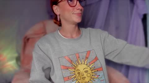 Snapshot of liahilton_ chatting on 12/17/24, 10:34 lh6 9c online show from 12/17/24, 10:34