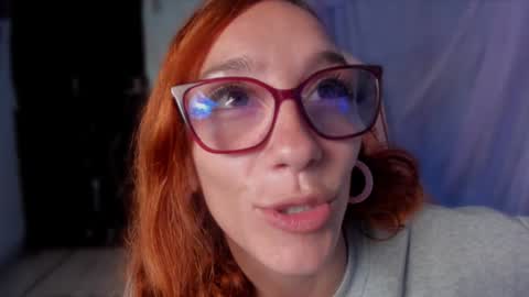 Snapshot of liahilton_ chatting on 12/18/24, 11:02 lh6 9c online show from 12/18/24, 11:02