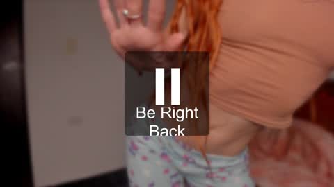 Snapshot of liahilton_ chatting on 01/11/25, 11:23 lh6 9c online show from 01/11/25, 11:23