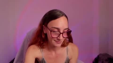 Snapshot of liahilton_ chatting on 09/24/25, 02:53 lh6 9c online show from 09/24/25, 02:53