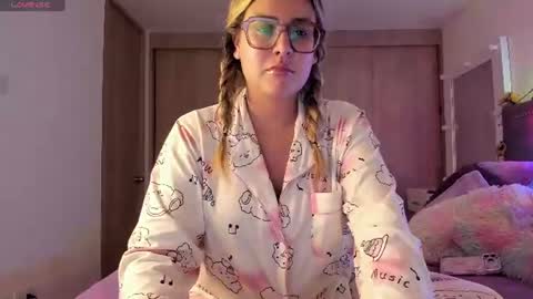 Snapshot of liahkimi chatting on 07/19/26, 03:54 Lia online show from 07/19/26, 03:54