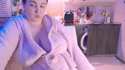 Snapshot of liahsofty chatting on 02/03/25, 12:04 miss Lia  colection for travel online show from 02/03/25, 12:04