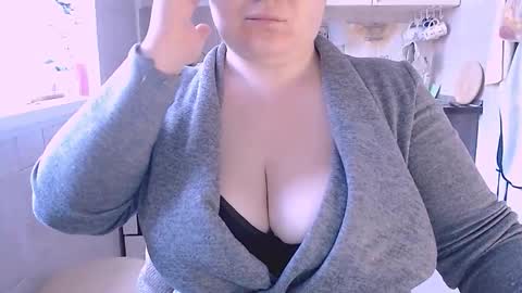 Snapshot of liahsofty chatting on 09/21/25, 05:31 miss Lia  colection for travel online show from 09/21/25, 05:31