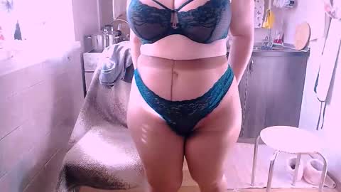 miss Lia  colection for travel online show from 10/26/25, 10:21