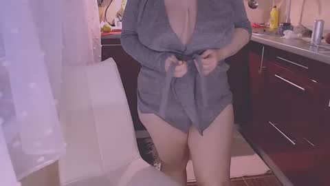 Snapshot of liahsofty chatting on 07/12/26, 02:24 miss Lia colection for travel online show from 07/12/26, 02:24