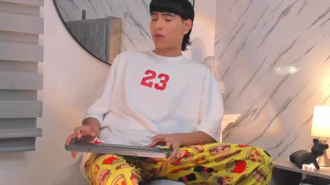 Liam online show from 01/24/25, 05:10