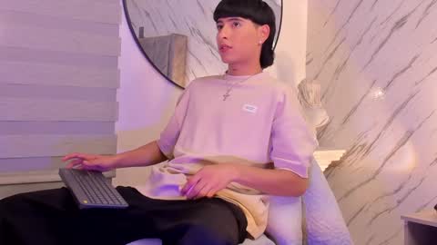 Liam online show from 01/25/25, 04:56