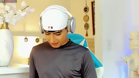 Liam online show from 09/19/25, 06:08