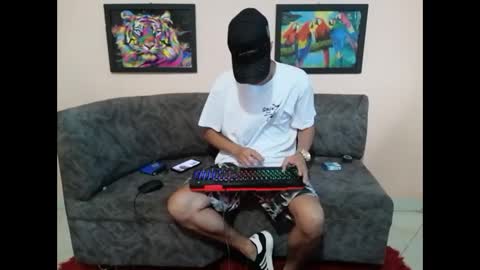 Snapshot of liam_andres12 chatting on 09/16/25, 09:49 Andres online show from 09/16/25, 09:49