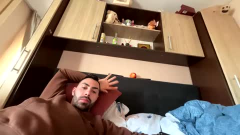 Snapshot of liam_daniel chatting on 02/21/25, 09:34 Liam online show from 02/21/25, 09:34