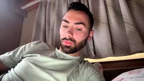 Snapshot of liam_daniel chatting on 09/21/25, 08:05 Liam online show from 09/21/25, 08:05