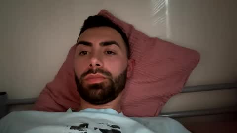 Snapshot of liam_daniel chatting on 10/16/25, 03:46 Liam online show from 10/16/25, 03:46