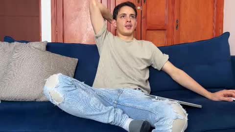 Liam online show from 12/01/25, 02:44