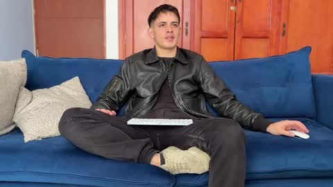 Snapshot of liam_enzho chatting on 05/19/26, 02:45 Liam online show from 05/19/26, 02:45