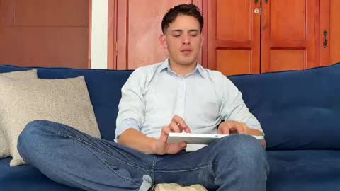 Snapshot of liam_enzho chatting on 05/21/26, 02:46 Liam online show from 05/21/26, 02:46
