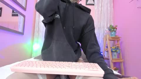 Liam online show from 12/16/25, 03:00