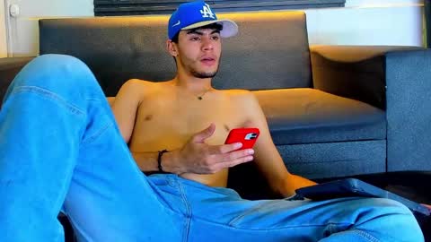 liam_genner online show from 09/09/25, 01:05