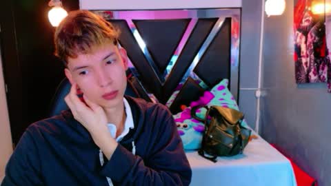 liam_green1 online show from 02/23/26, 12:02