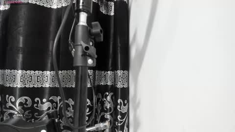 LIAM KLEIN online show from 03/10/25, 11:21