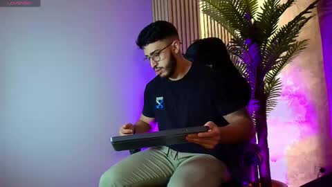 LIAM KLEIN online show from 05/25/26, 11:27