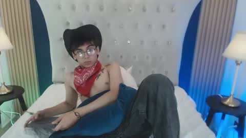 Snapshot of liam_lux chatting on 06/19/26, 01:59 LIAM online show from 06/19/26, 01:59