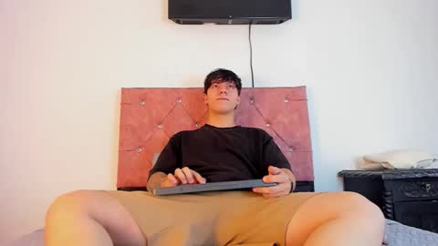 Call me Lian online show from 01/08/26, 12:07