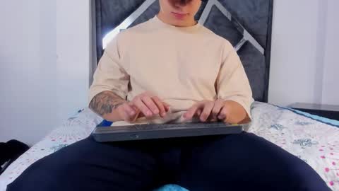 Call me Lian online show from 02/16/26, 12:12