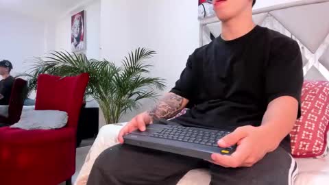 Call me Lian online show from 02/26/26, 12:04