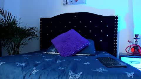 Call me Lian online show from 04/14/26, 12:11