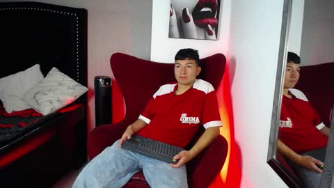 Snapshot of liam_sean chatting on 02/18/26, 12:12 Liam online show from 02/18/26, 12:12