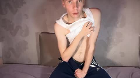 Snapshot of liam_shadow chatting on 05/28/26, 01:19 Liam Shadow online show from 05/28/26, 01:19
