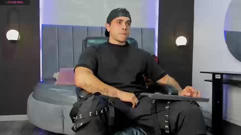 Liam online show from 09/12/25, 08:20